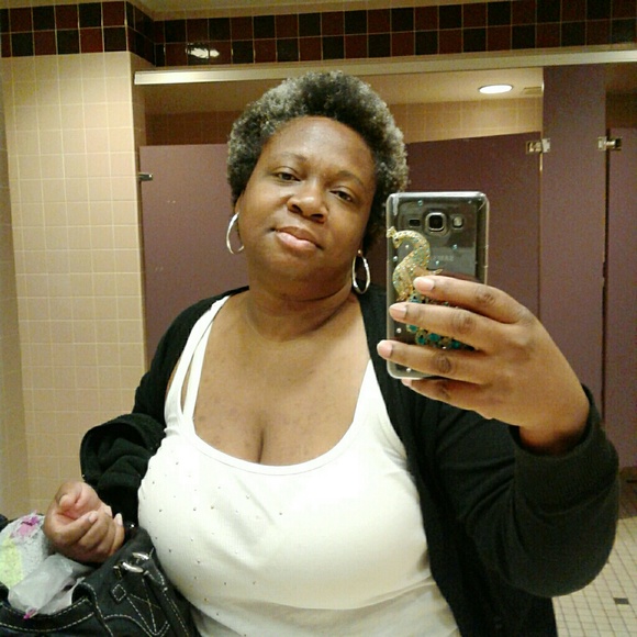 Meet your Posher, Essie - Picture 7 of 8